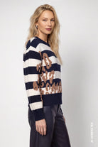 Strickpullover mit einer Mustermischung