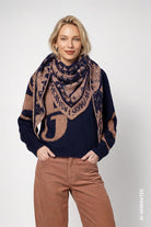 Schal mit Jacquard-Muster