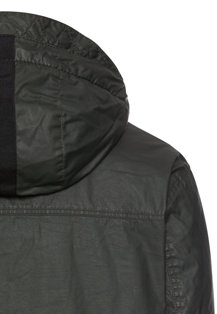 Multipocket Jacke aus gewachster Baumwolle