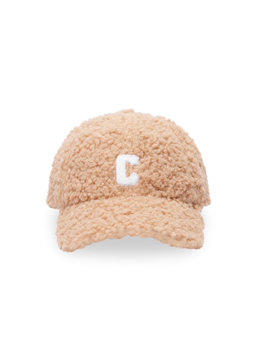 Flauschige Cap im Teddylook mit C-Patch