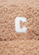 Flauschige Cap im Teddylook mit C-Patch