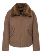 Wolljacke
mit
Kunstpelzkragen